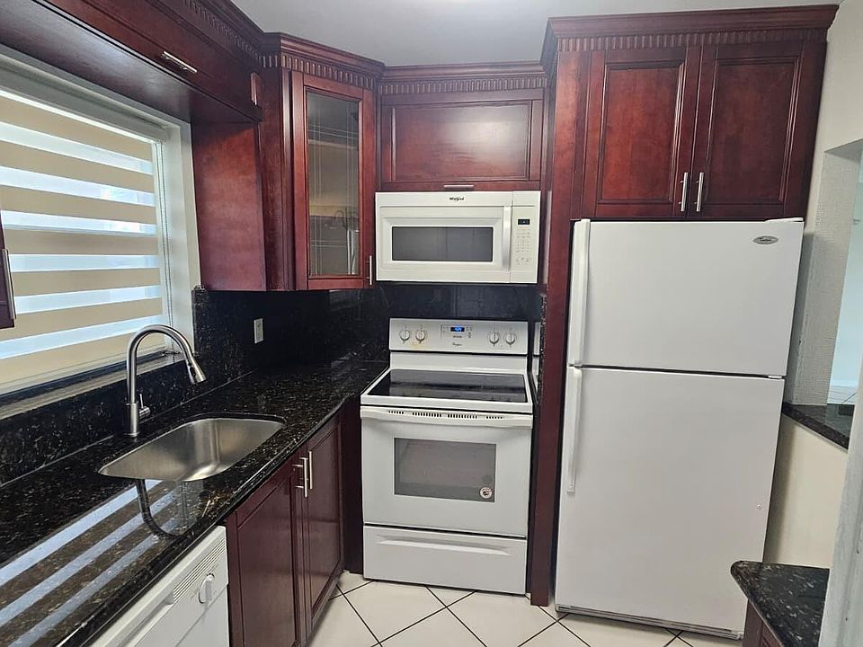 1st image of 9911 Sandalfoot Boulevard #116