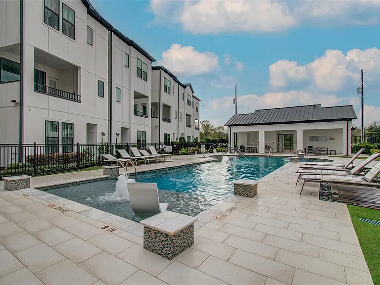 2810 Grand Fountains Dr #B — Photo 39