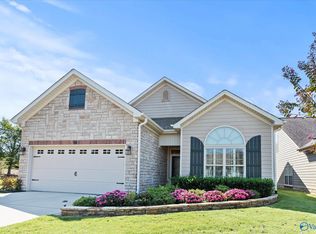 18 Cedar Holly Ln, Brownsboro, AL 35741