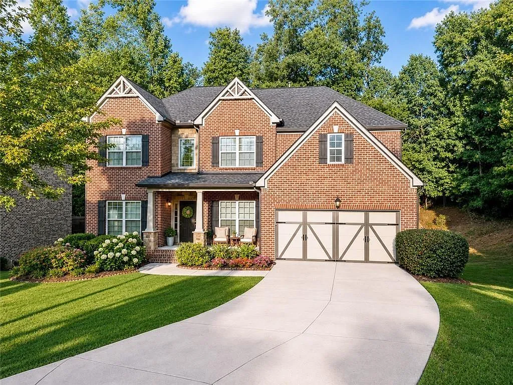6 bed, 5.0 bath, 4010 sqft, $3,900 — Photo 1