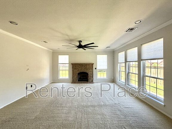 5th image of 3004 S Tamarack Ave
