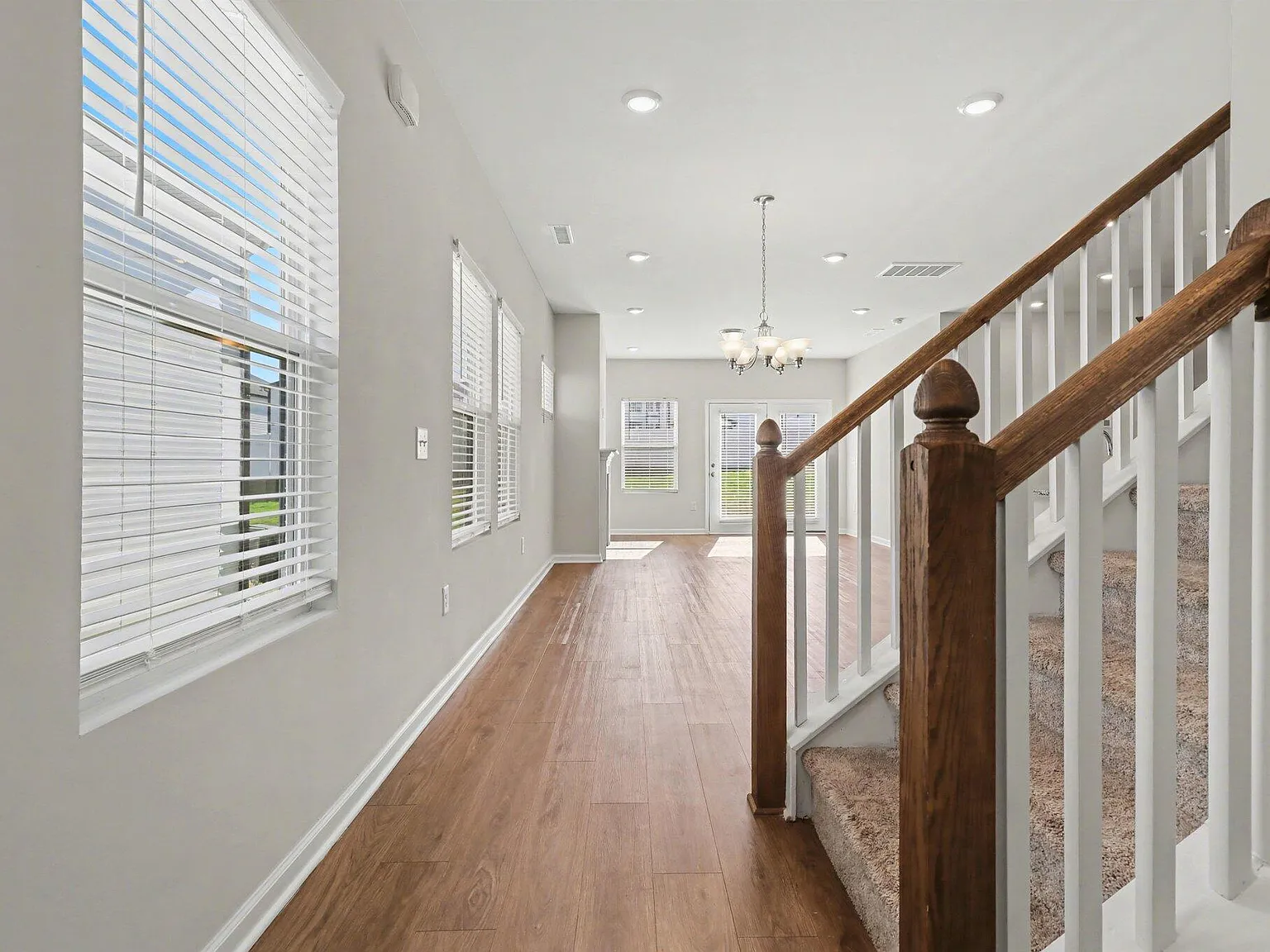 Studio, 3.0 bath, 2160 sqft, $2,500 — Photo 2