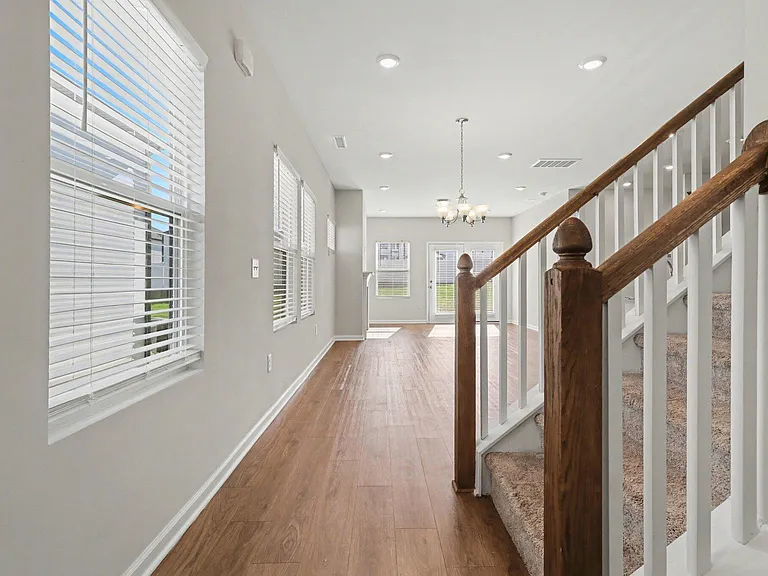 653 Rawls Dr — Photo 2