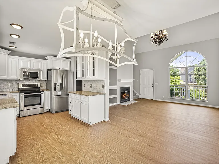 3127 Creekview Ln — Photo 34