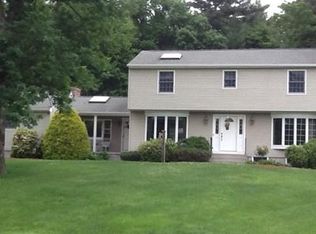 131 Fernwood Dr, East Longmeadow, MA 01028