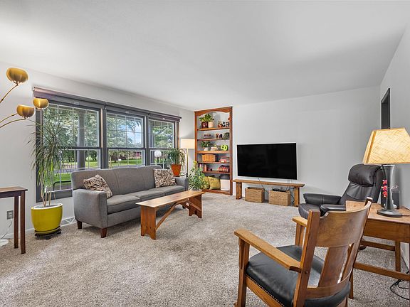 5th image of 6551 Linden Cir