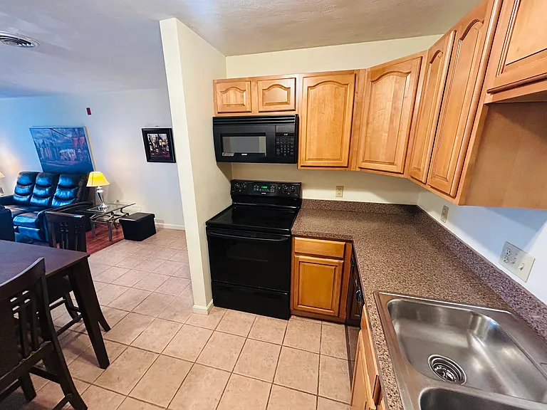 1800 Douglas Ave #101 — Photo 9