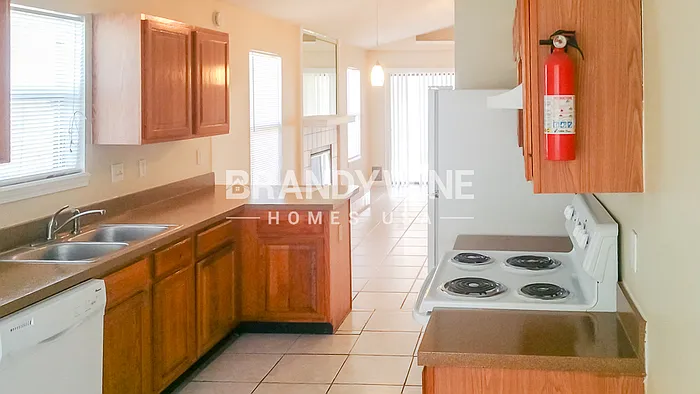 6933 Huntington Woods Cir W — Photo 7