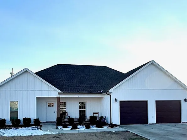 307 Lincoln Ave, Muscle Shoals, AL 35661