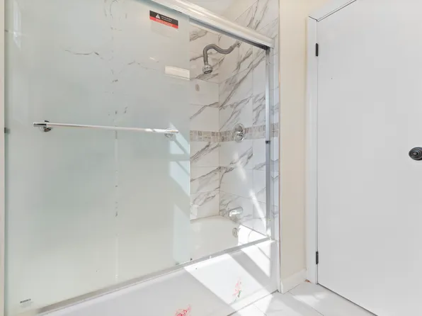 231 Maple Street image 5 of 8