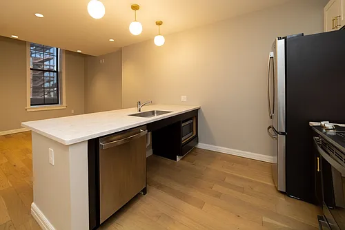 32 N Park Row Photo 1