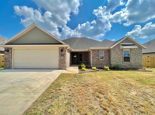 651 Woodplains Ave, Springdale, AR 72762