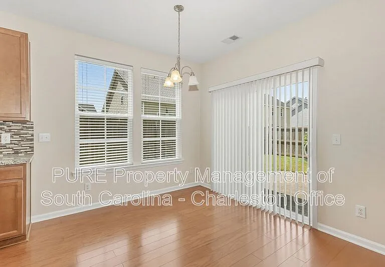 481 Gianna Ln — Photo 6