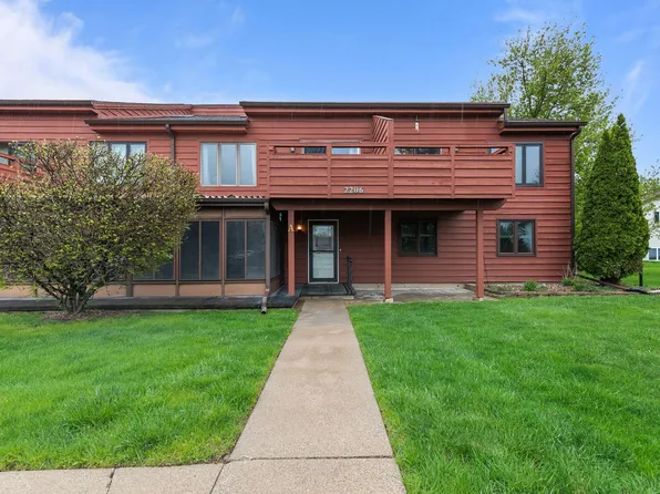 2206 Meadowbrook Ct Unit A, Oshkosh, WI 54904