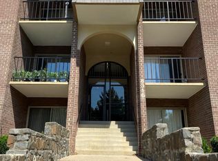 8316 Tobin Rd APT 13, Annandale, VA 22003