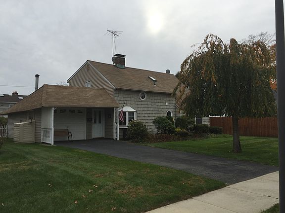 2nd image of 6 Carpenter Ln
