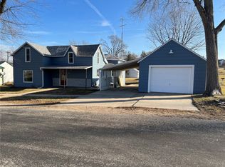 307 Clinton St, Brooklyn, IA 52211