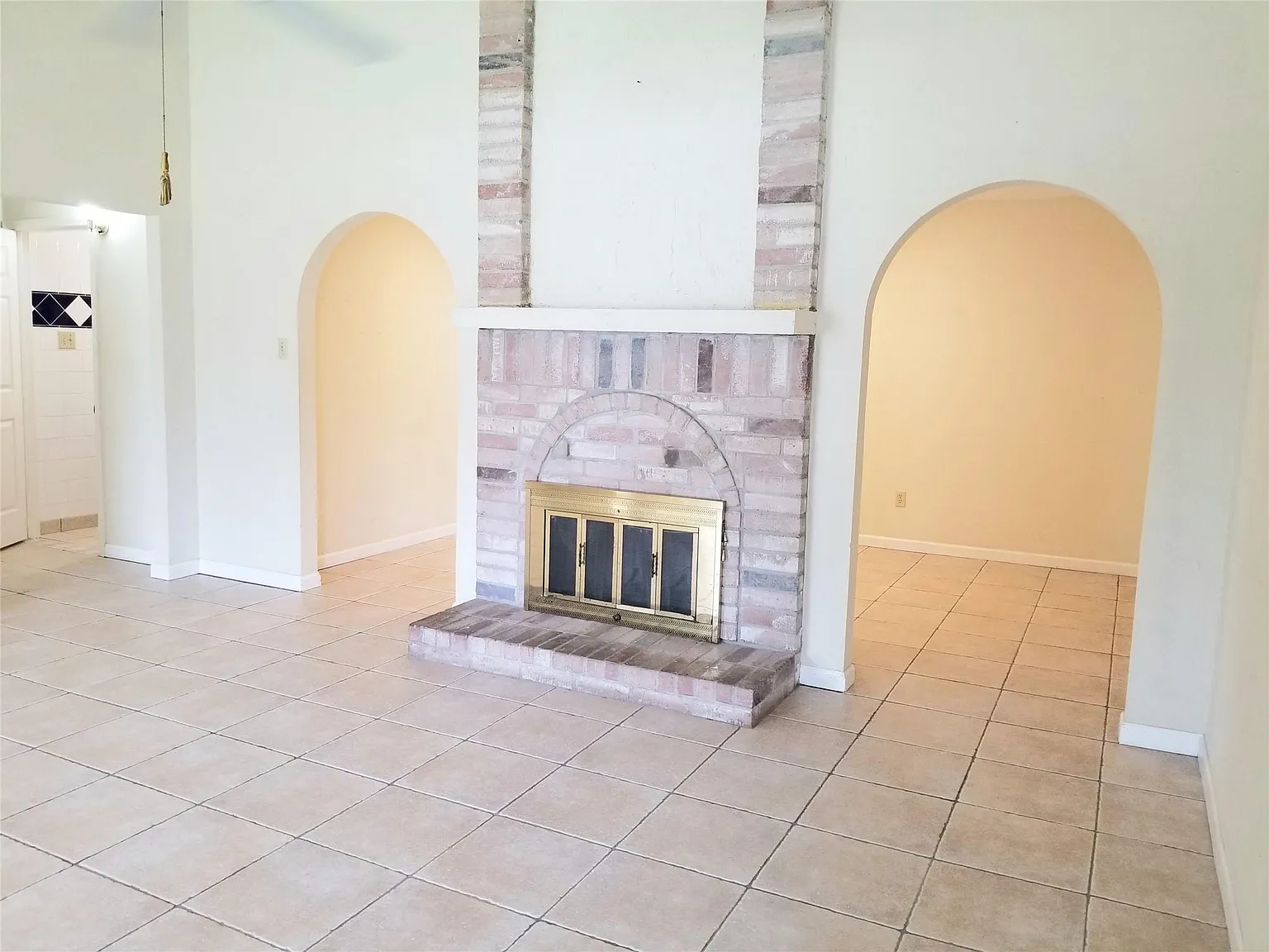 3 bed, 2.0 bath, 1512 sqft, $1,650 — Photo 4