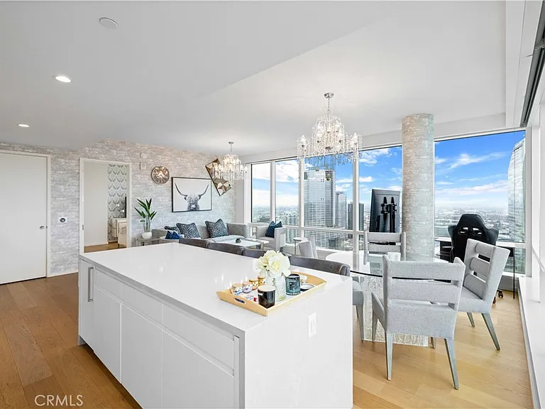 877 Francisco St #4111 — Photo 7