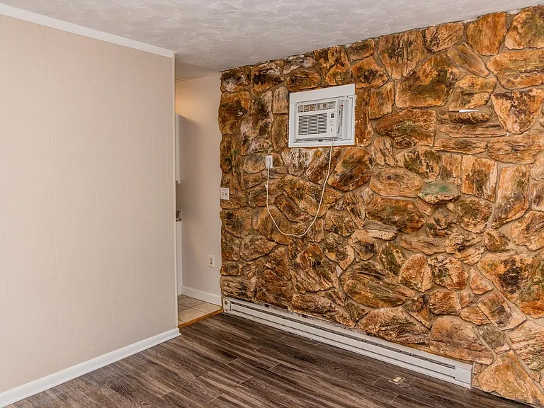 1832 Lakeview Ave — Photo 8