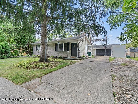 3rd image of 3810 Hillborn Ln