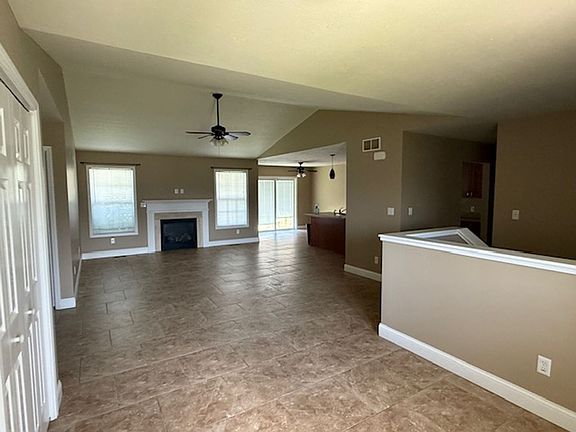 5th image of 417 Dalhlia Dr