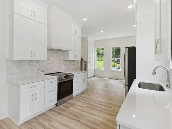 3190 Kelly St, Scottdale, GA 30079