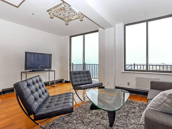 3rd image of 120 Beach 26th St #2