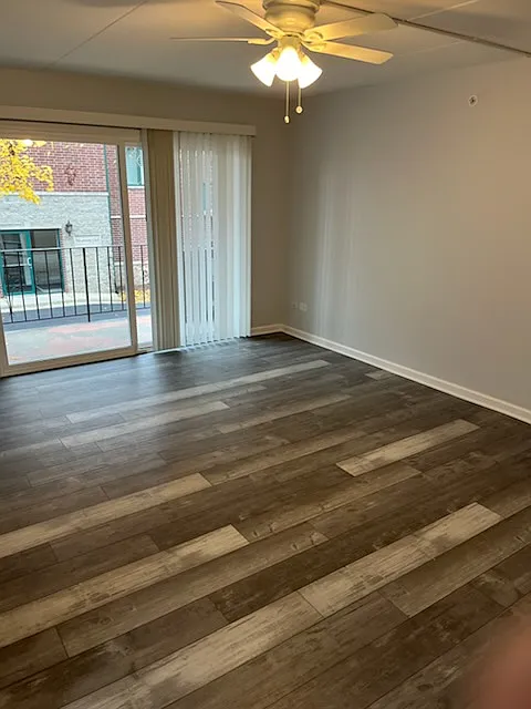 2 bed, 900 sqft, $2,050 — Photo 3