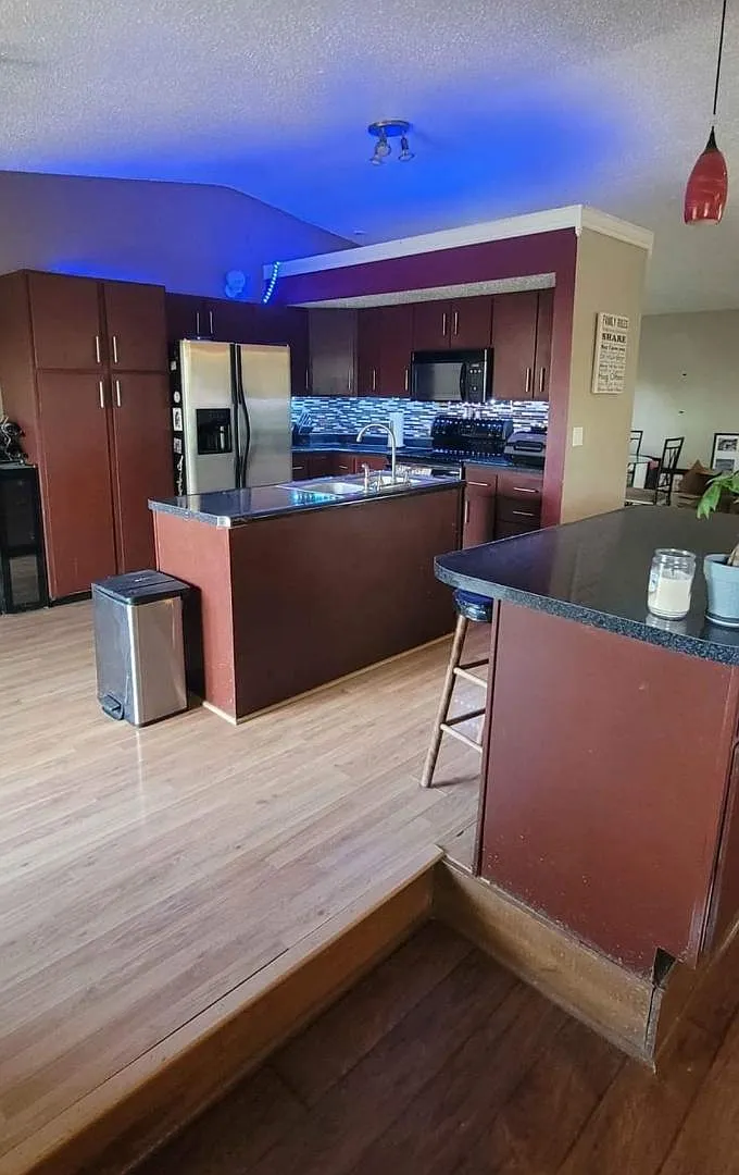 3 bed, 1828 sqft, $2,000 — Photo 2