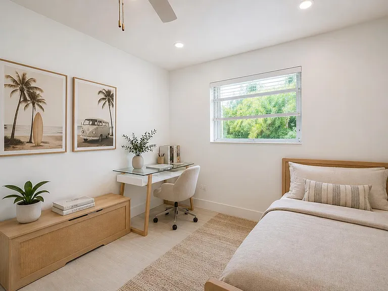 5911 SW 36th Ter — Photo 16