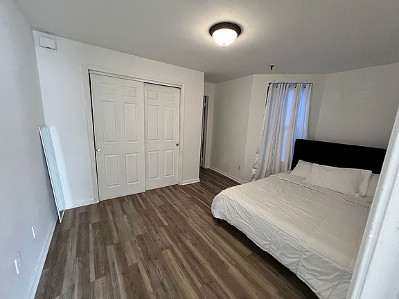 5th image of 320 49th St APT 1B
