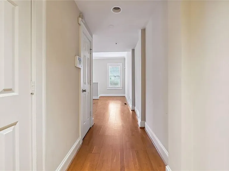 2855 Peachtree Rd NE #101 — Photo 4