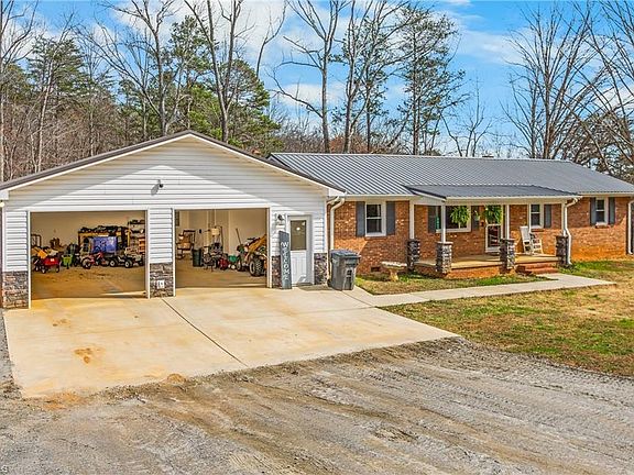 2nd image of 2035 Buffalo Rd