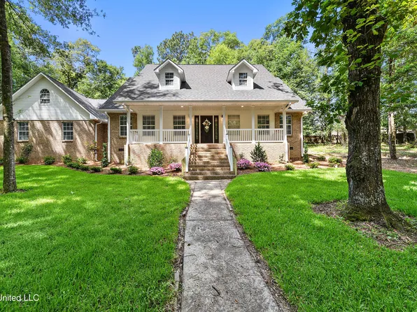 466 Live Oak Dr, Lucedale, MS 39452