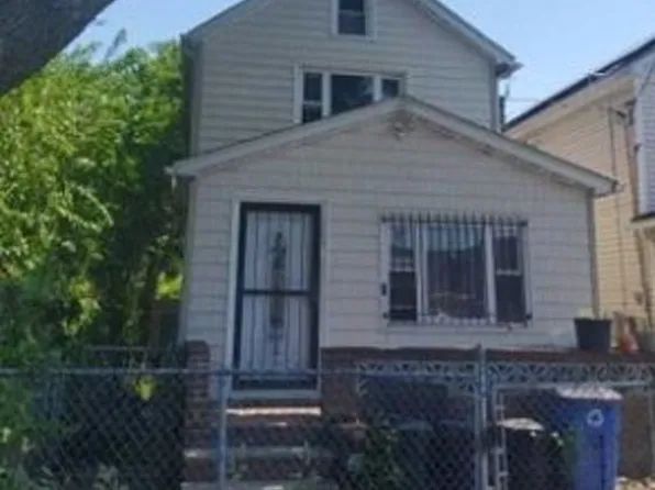 547 Montauk Ave, Brooklyn, NY 11208