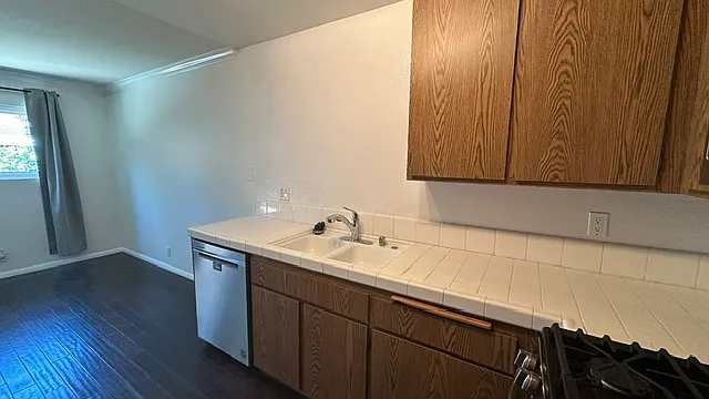 644 Thoreau Ln — Photo 14