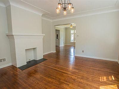 4th image of 276 Vermont St #1