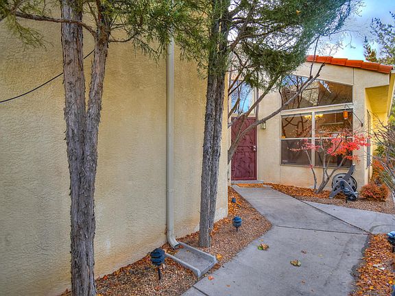 4th image of 11200 Malaguena Ln NE