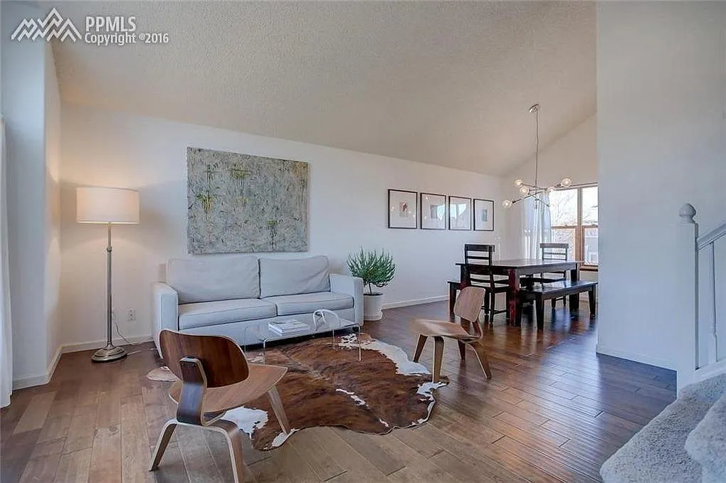 6262 Whirlwind Drive — Photo 2