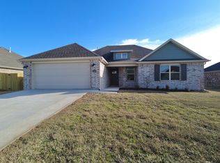 1022 Fair Oaks St, Tontitown, AR 72762