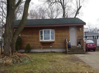 1717 Burton Rd, Muskegon, MI 49442