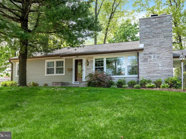 5 White Beech Ct, Ewing, NJ 08618