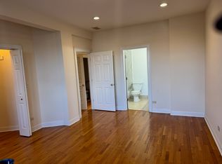 5609 N Clark St #2, Chicago, IL 60660
