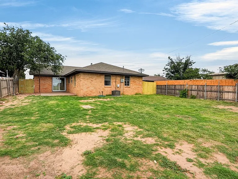 4427 Leddy Dr — Photo 38