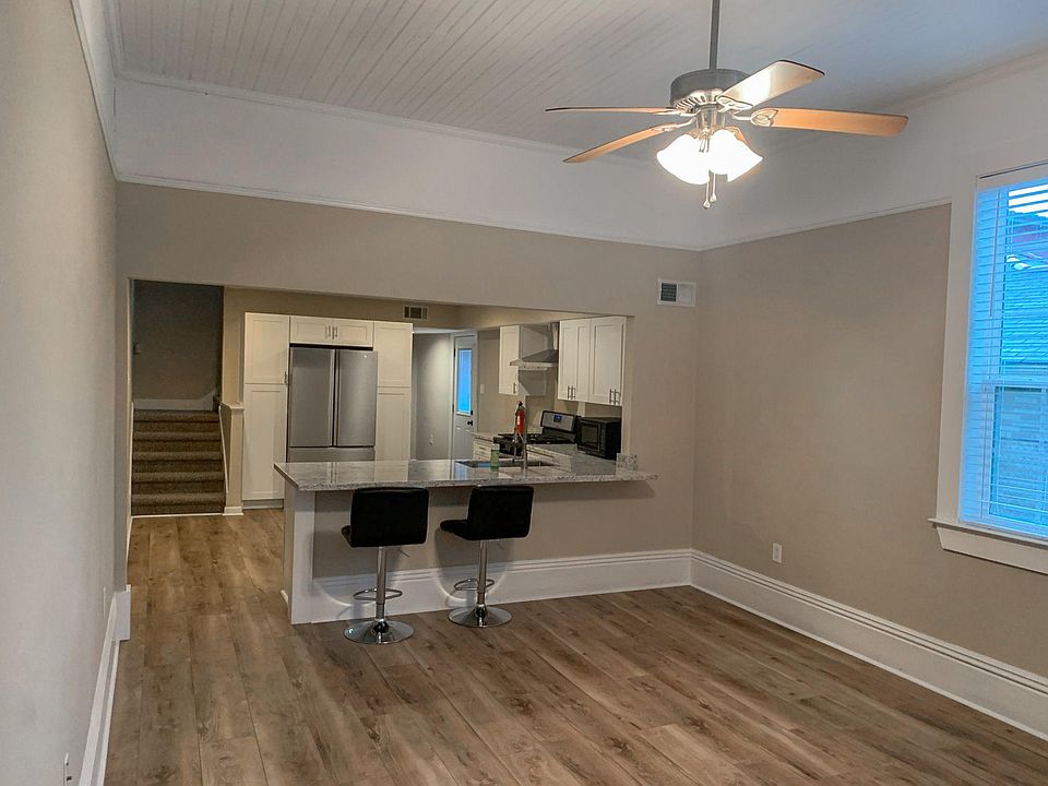 Living room/kitchen