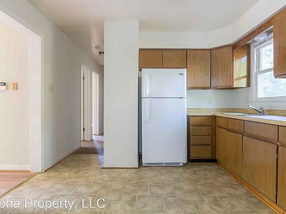 5th image of 105 Kenmore Dr