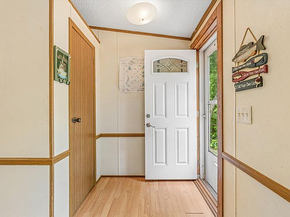 3rd image of 54167 Oak Tree Dr