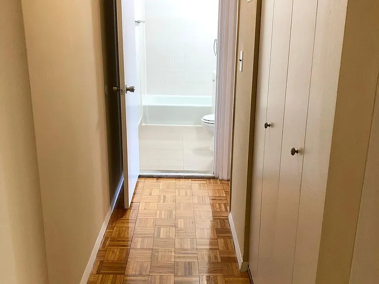 4430 Douglaston Pkwy #6G — Photo 12