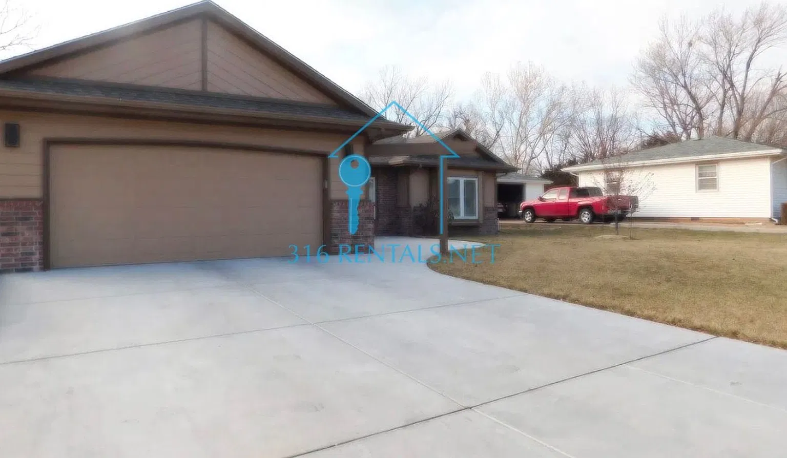 **Coming Soon** $1,500 - 517 Village - 3 Bedroom / 2 Bathroom — Photo 1